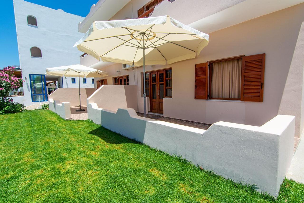 Liviko Beach Apartments - Only Adults فراكوكاستيلو المظهر الخارجي الصورة